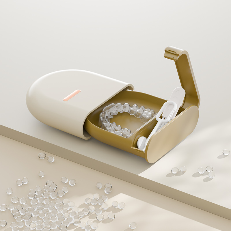 Portable Retainer & Denture Storage Case