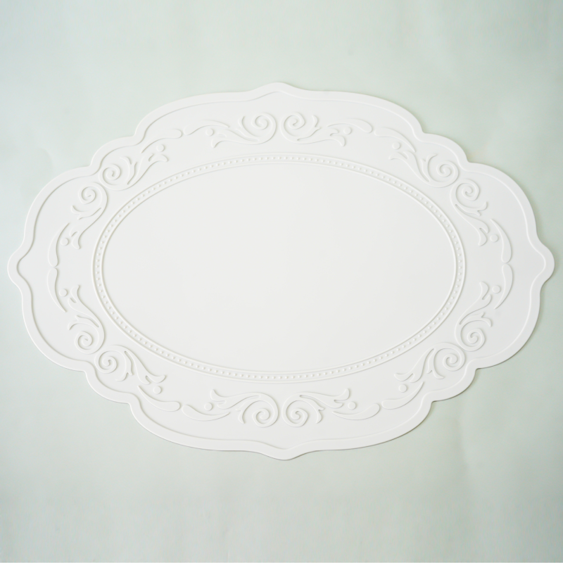 Vintage Embossed White Oval Placemat - Waterproof Heat-Resistant Dining Table Mat